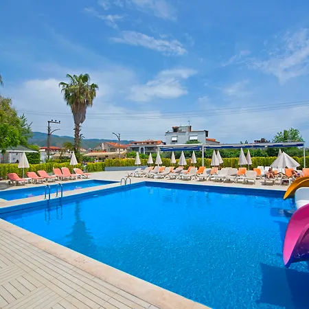 Club Troy & Hotel 2*